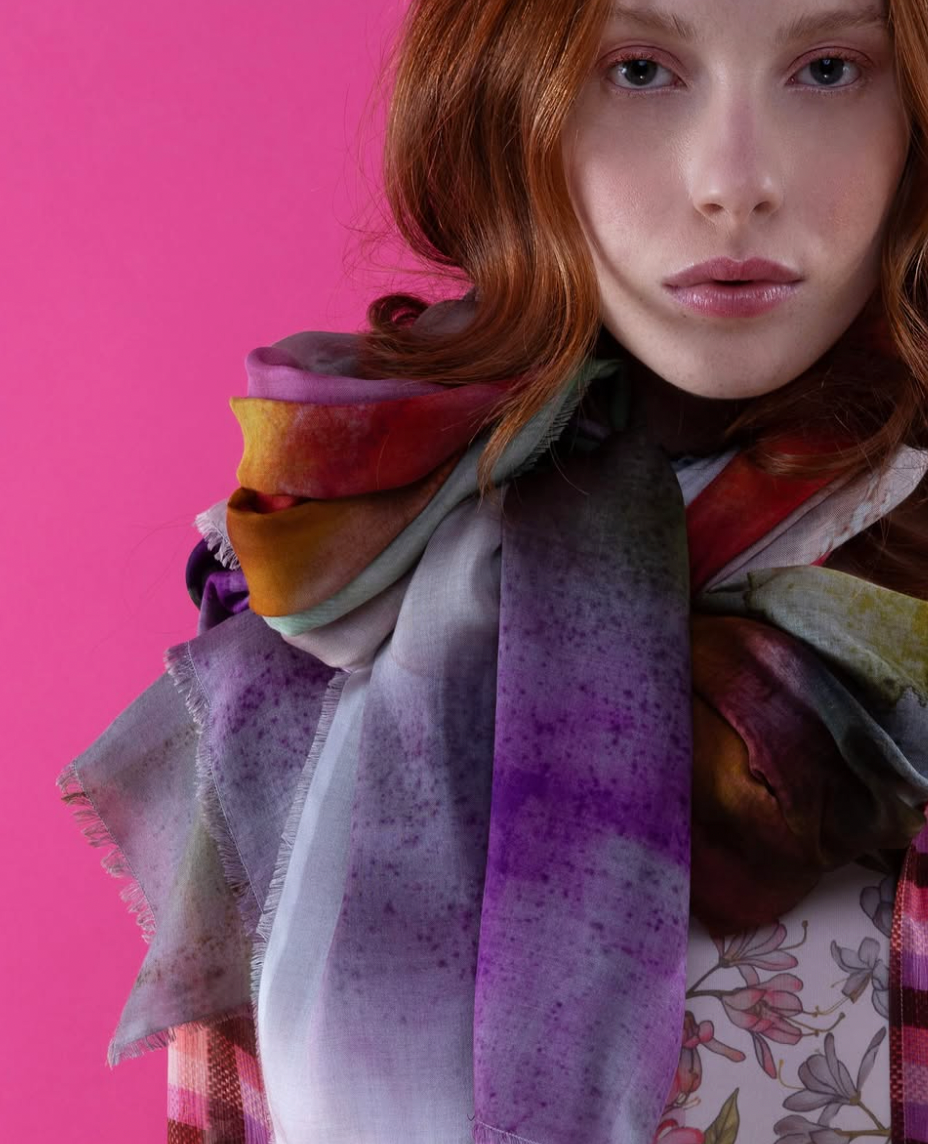 Strawberry Scarf – Lirika Matoshi