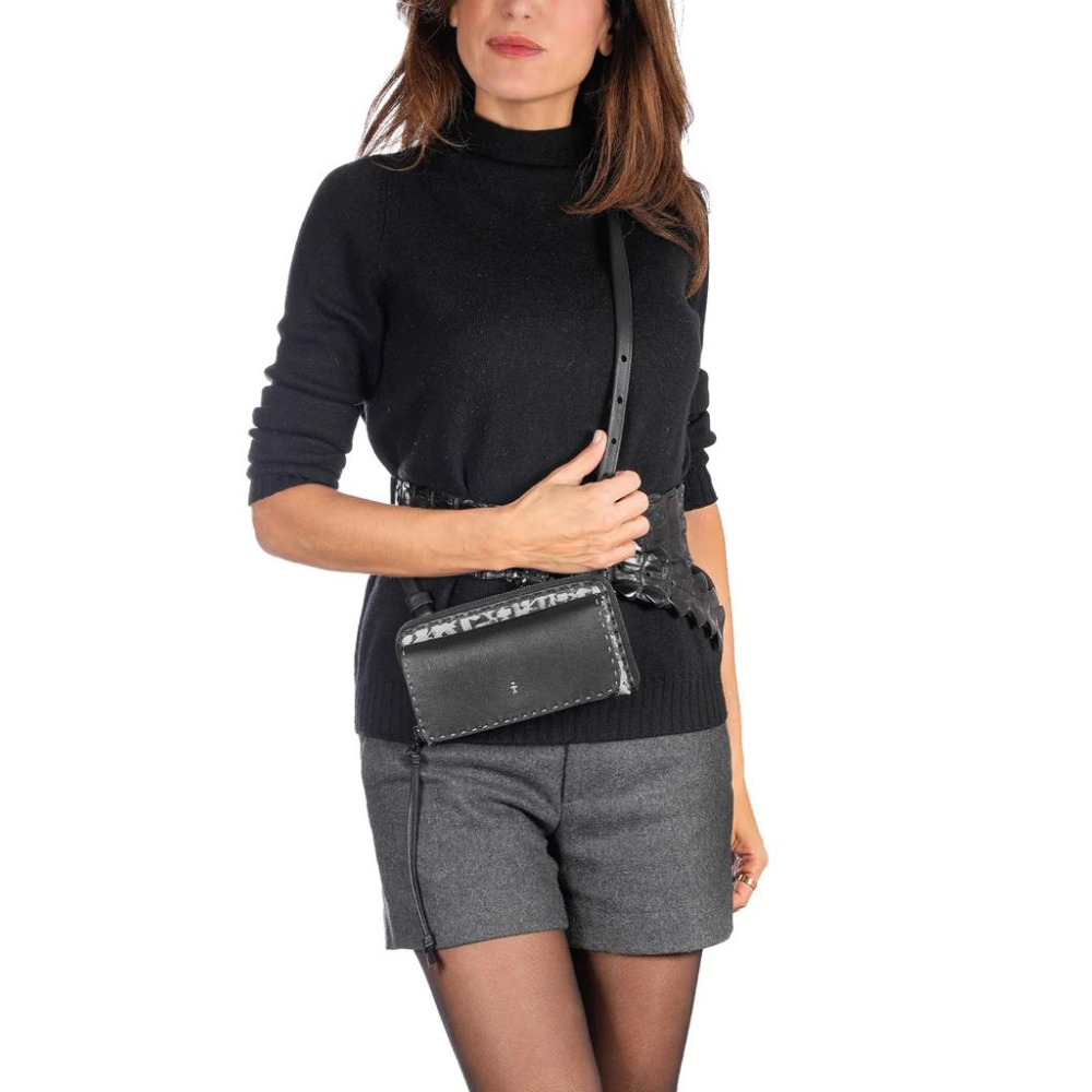 Henry Beguelin Ocean Pocket Omino Stand Out bag in Nero