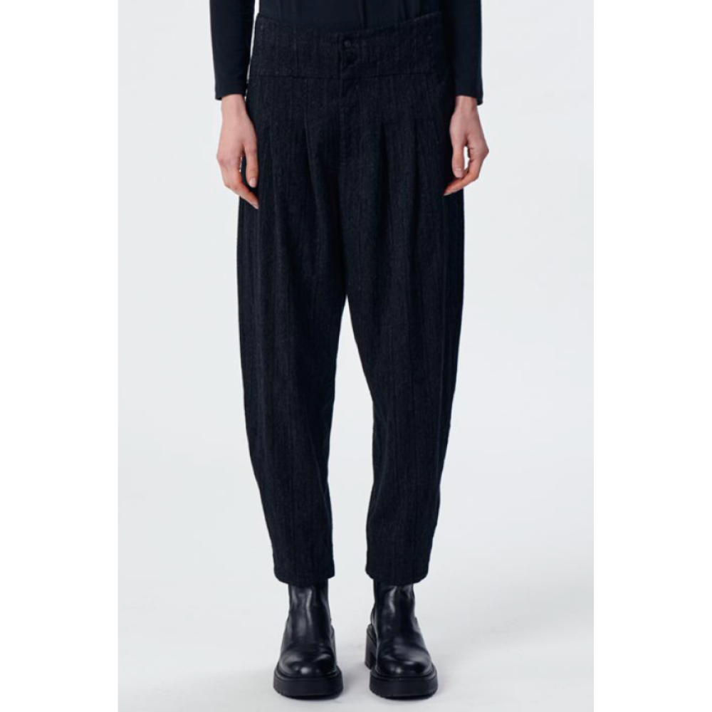 Pants in Black C122