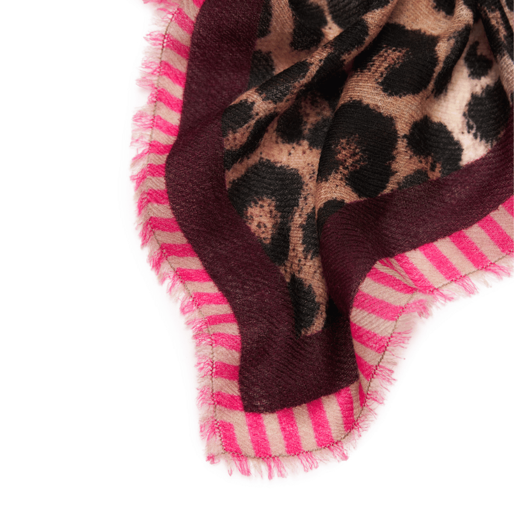 Faliero Sarti Foulard Triangle Scarf in Animal Print Shop the latest Faliero Sarti Scarves collections; printed, stylish scarfs in luxe fabrics made in Italy. Shop online & in store at Riada Concept.