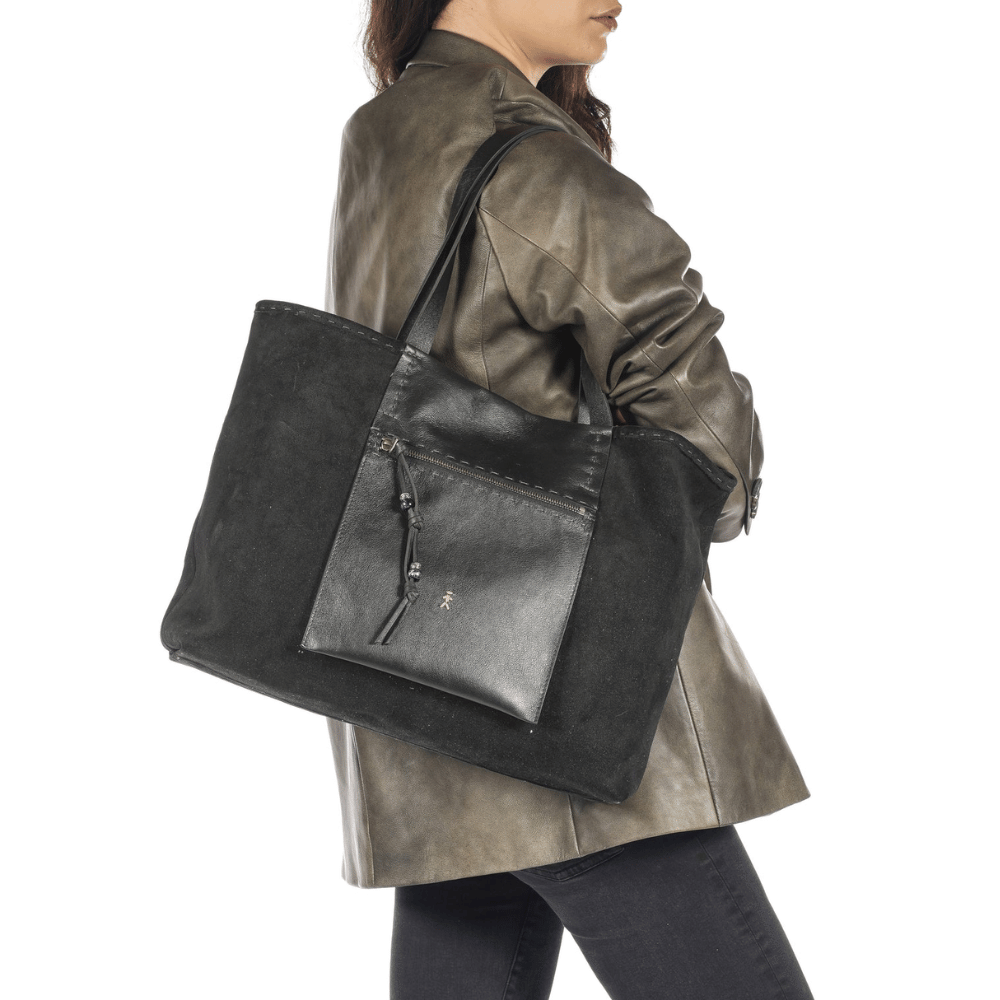 Henry Beguelin Isa Pocket Large Camoscio and Norton Leather Shoulder Bag in Black HENRY BEGUELIN Designer fashion handbags shop online and in store High End fashion boutique Sydney Australia Riada Concept