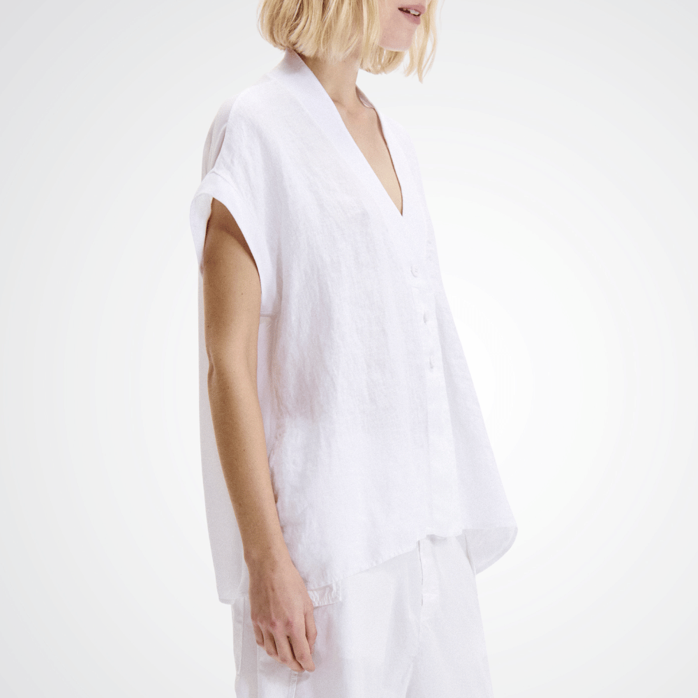 Transit Par Such Linen Button Through Top in White — Italian-made relaxed linen blouse with short sleeves and V-neck button front Transit Par Such at Riada Concept Designer fashion shop online and in store High End fashion boutique Sydney Australia Riada Concept