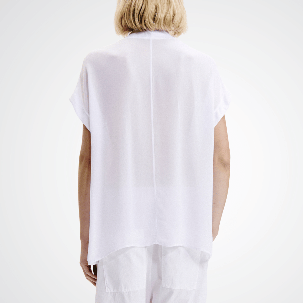 Transit Par Such Linen Button Through Top in White — Italian-made relaxed linen blouse with short sleeves and V-neck button front Transit Par Such at Riada Concept Designer fashion shop online and in store High End fashion boutique Sydney Australia Riada Concept