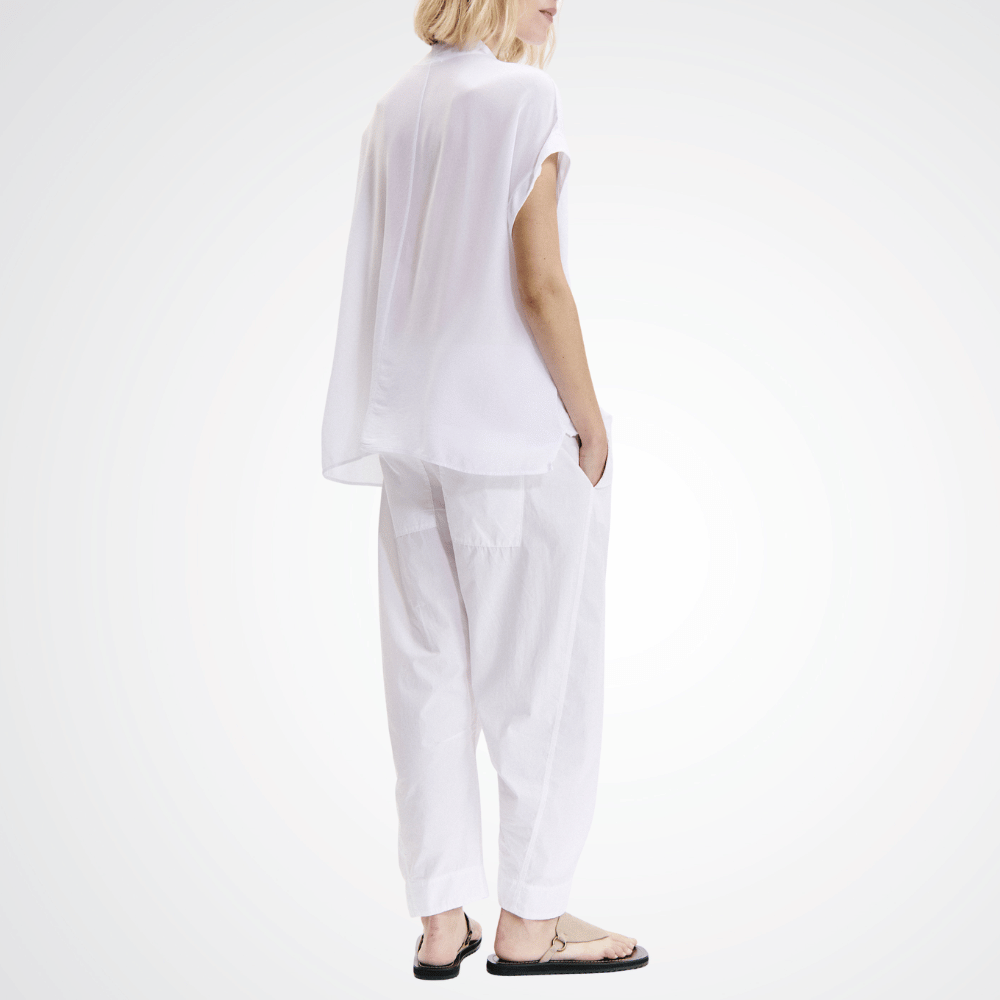 Transit Par Such Linen Button Through Top in White — Italian-made relaxed linen blouse with short sleeves and V-neck button front Transit Par Such at Riada Concept Designer fashion shop online and in store High End fashion boutique Sydney Australia Riada Concept