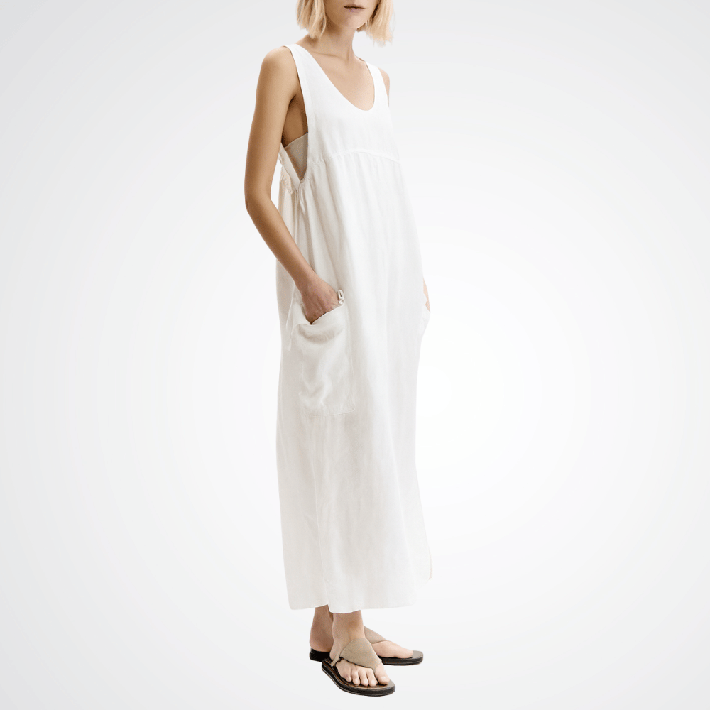 The Transit Par Such Linen Cargo Dress in White features a scoop neckline, deep armholes, and adjustable side drawstrings. Transit Par Such at Riada Concept Designer fashion shop online and in store High End fashion boutique Sydney Australia Riada Concept