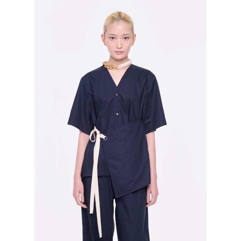 SHORT SLEEVE SHIRT WITH ASYMETRIC PANEL IN BLUE