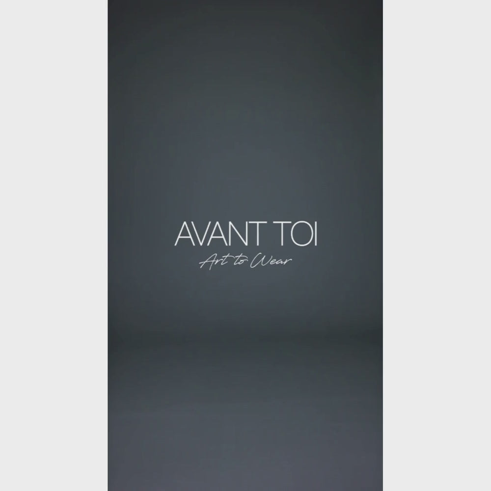 Avant Toi Carioca Effect Round Neck Fitted Pullover in Nutmeg Knitted Cashmere Pullover in Noce Moscata 225SD1203CLIV-C Avant Toi Luxury knitwear stockist Australia Riada Concept online Sydney Designer fashion shop online and in store High End fashion boutique Sydney Australia Riada Concept