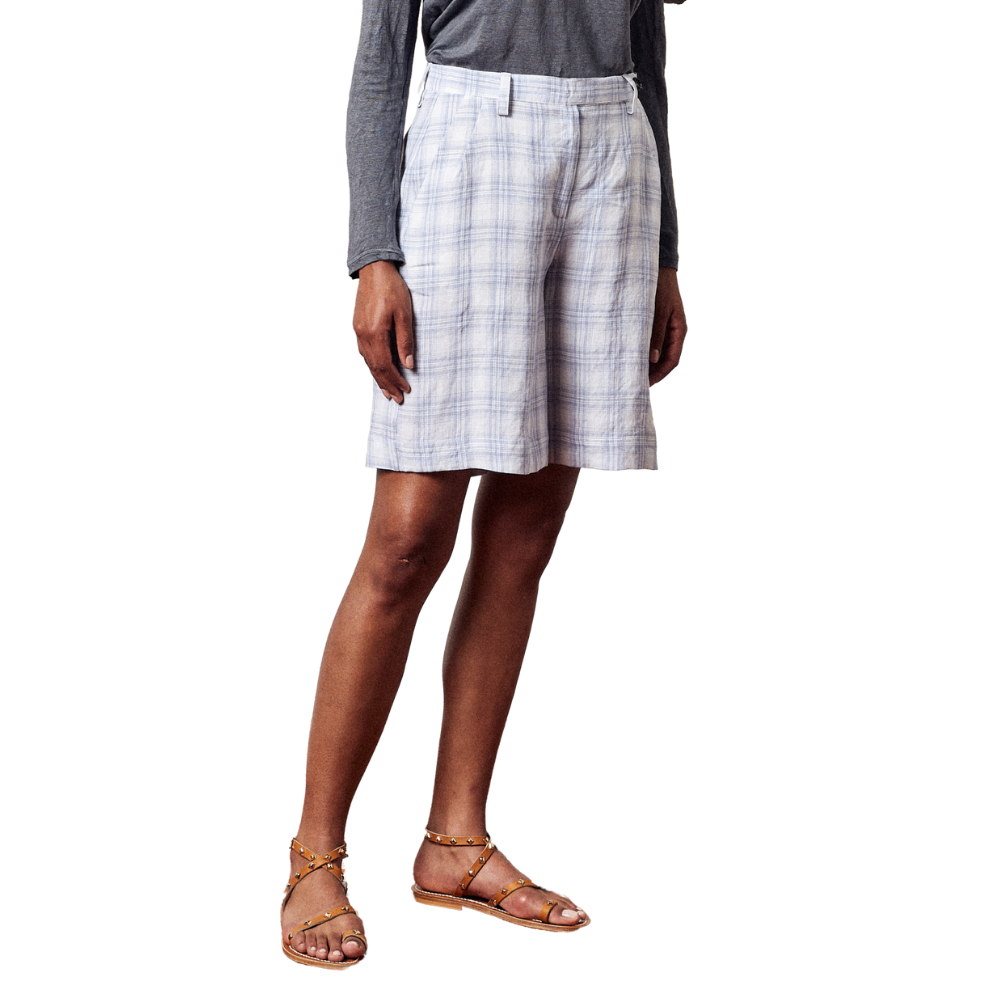 Aika Linen Bermuda Shorts in bluette