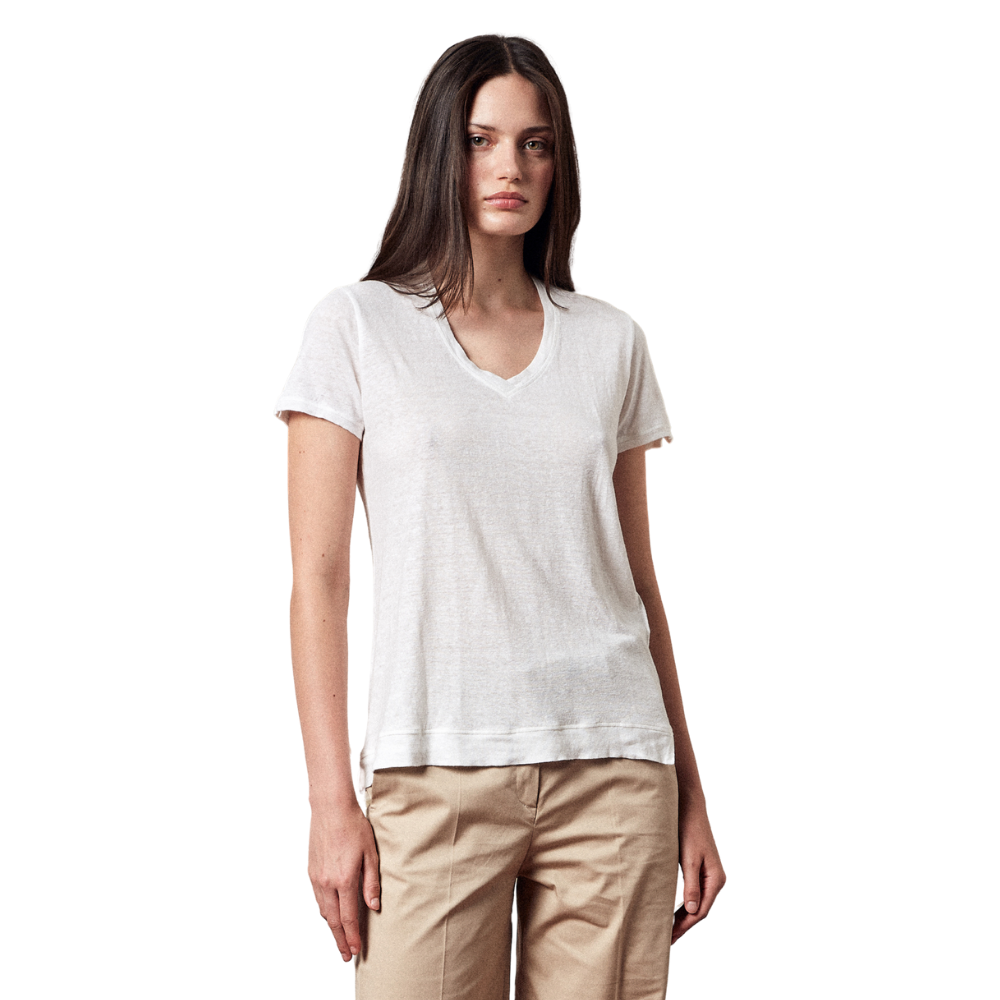 Flores Linen Jersey V-Neck T-Shirt in bianco