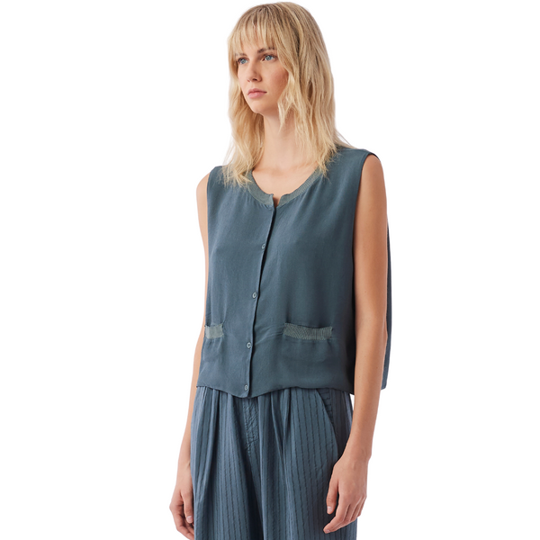 Crepe button front top in blue