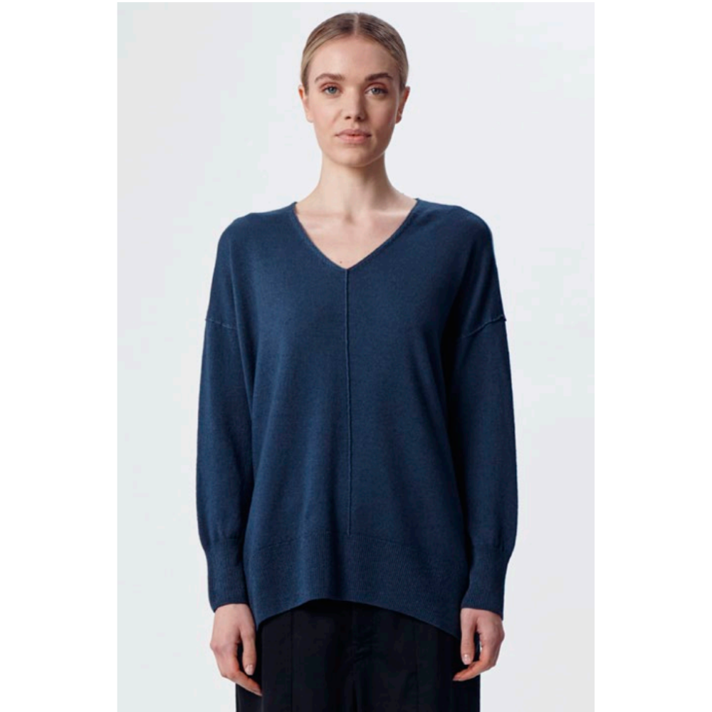 Knit Top V Neck in Navy Blue