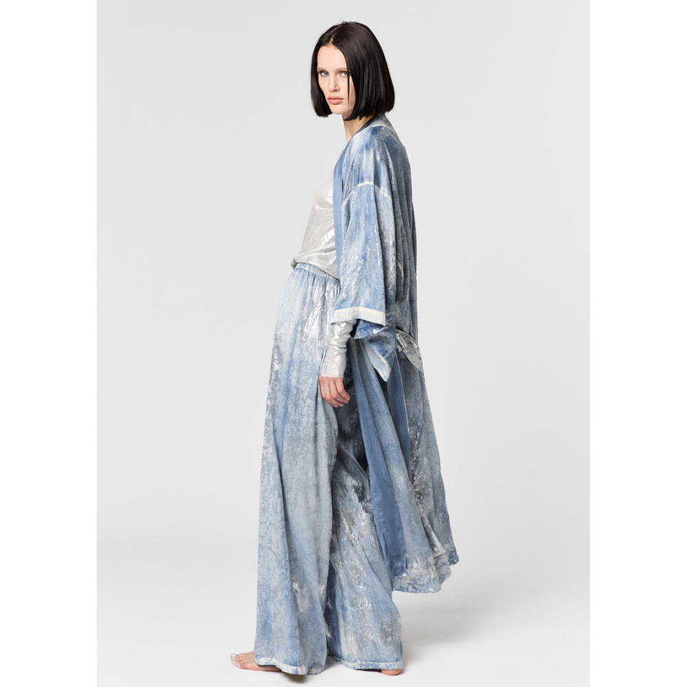 MARBLE LAMINATION EFFECT STRETCH SILK PALAZZO PANTS IN TITANIUM