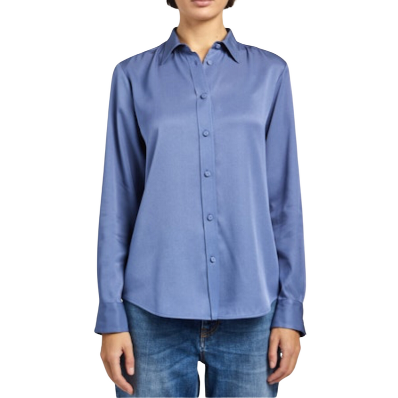 Button up shirt in light blue