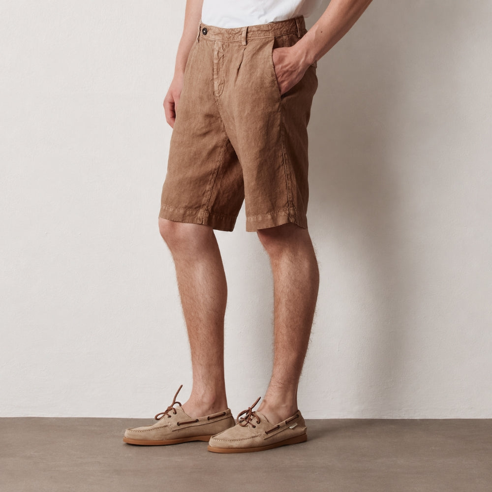 Massimo Alba ALACCIA Bermuda shorts in clay heavy linen, with sewn front pleats, a horn-button waistband and French-style side pockets - front view