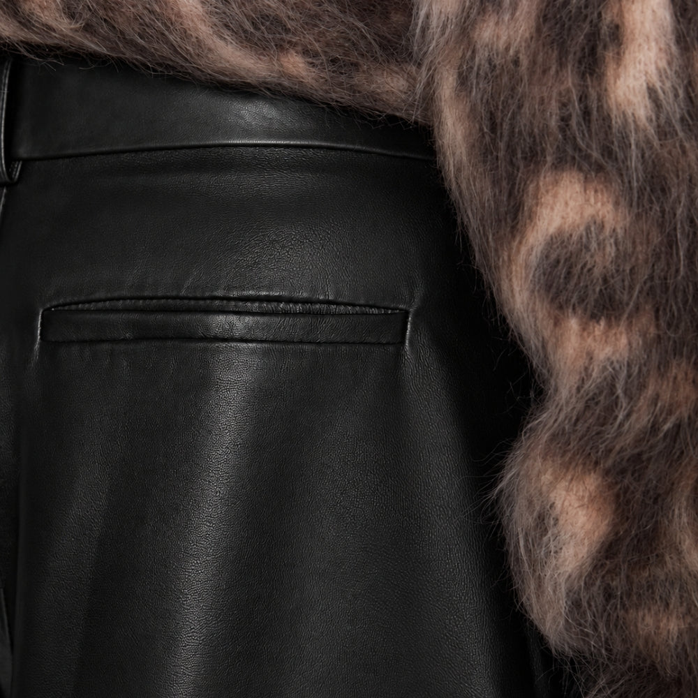 JOSEPH Asia Soft Nappa Leather Long Shorts in Black at Riada Concept. Wide-leg, knee-length lambskin - back pocket close-up