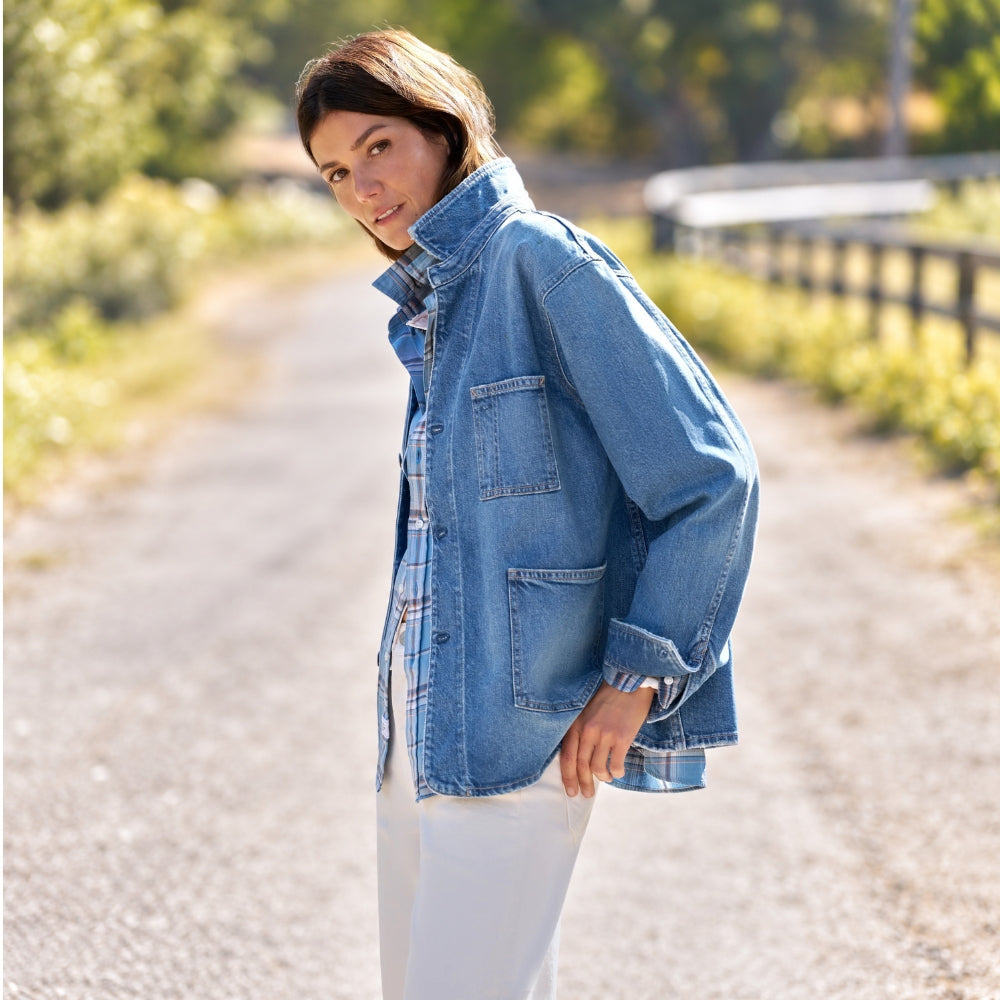 Frank & Eileen Bantry denim barn jacket in 1978 Wash medium blue denim, model side view