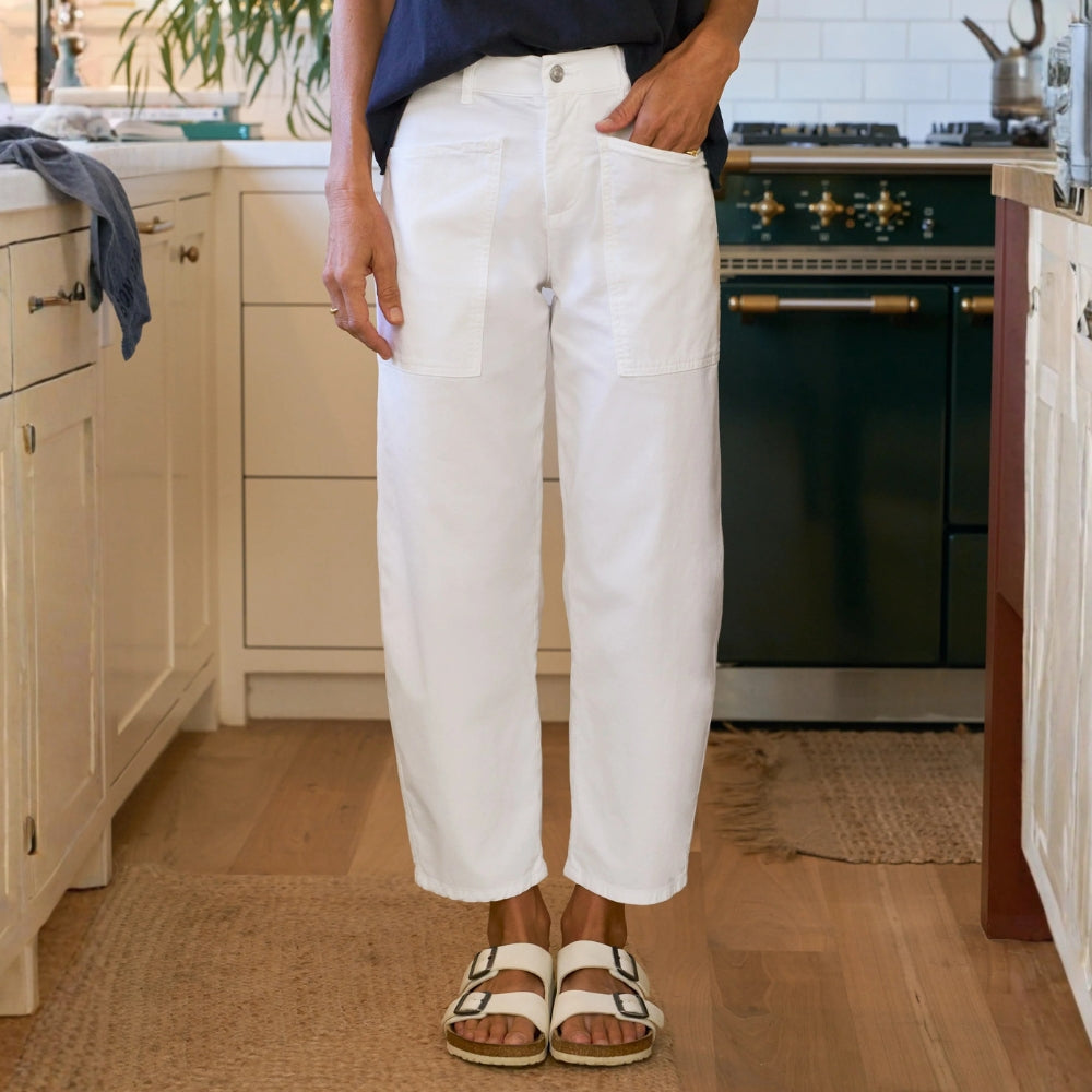 Frank & Eileen Bray everyday barrel pant in white Italian peached twill, front view
