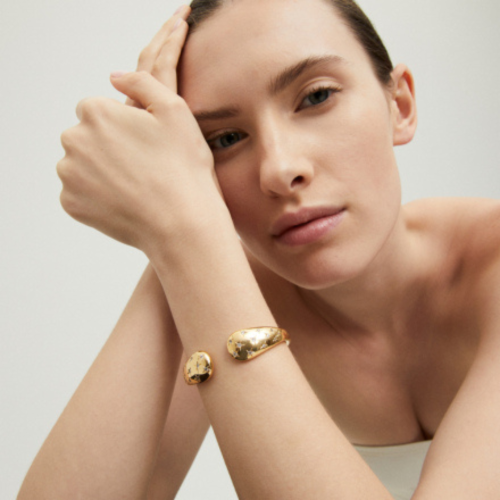 ST Germain Bangle in Gold Comete