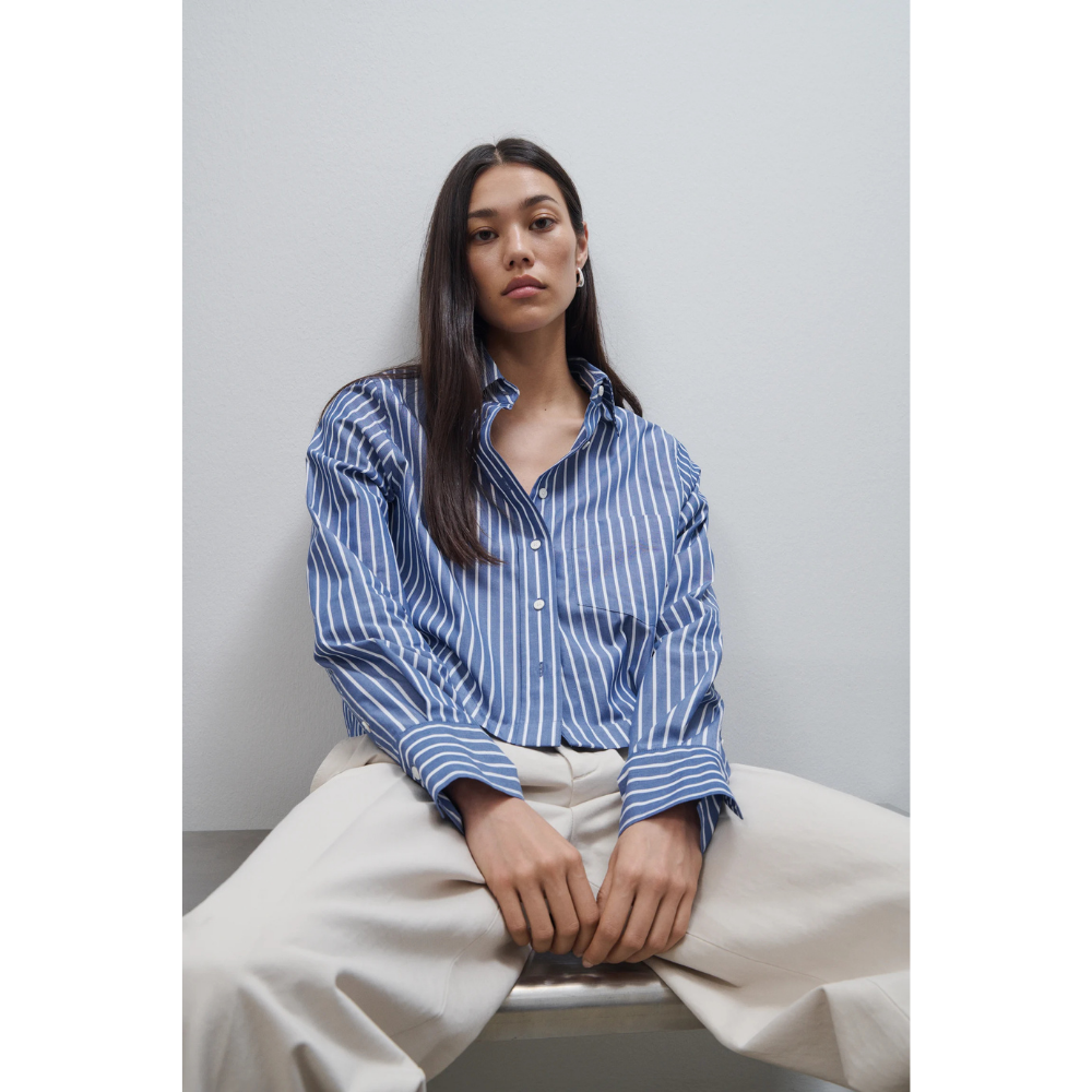 Cropped Classic Short Blouse in Graphite Blue