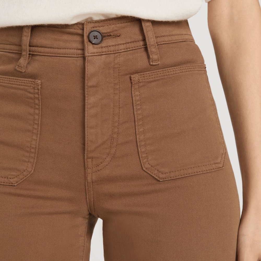 FRAME Le Slim Palazzo Harbor Pocket Jeans in Ledger at Riada Concept. High-rise wide-leg stretch denim with utility front pockets - close up waistband pocket view