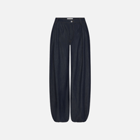 FRAME The Denim Balloon Pant in Rinse at Riada Concept. High-rise balloon jeans in fluid cotton-lyocell denim with a gathered ankle.