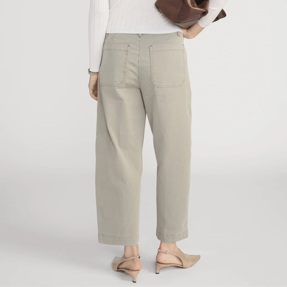 FRAME The Ranger Pant in Thyme at Riada Concept. High-rise cropped utility trousers in stretch cotton twill with patch pockets - back view