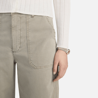 FRAME The Ranger Pant in Thyme at Riada Concept. High-rise cropped utility trousers in stretch cotton twill with patch pockets - closeup waistband and front pocket