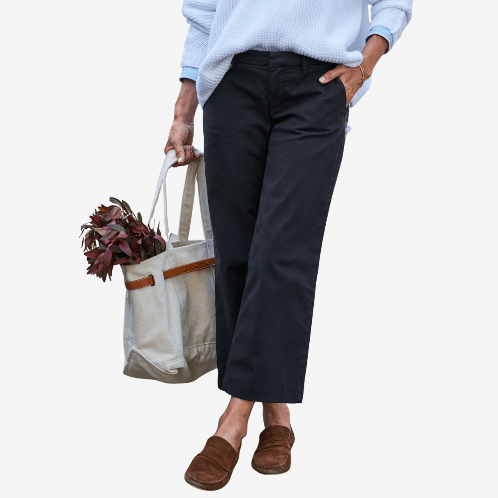 Frank & Eileen Westport Wide-Leg Chino in Washed Black Shop Frank & Eileen online in Australia at Riada Concept – official stockist of Frank & Eileen shirts, dresses, and linen pants. Discover timeless, premium women's fashion with fast shipping from Sydney.