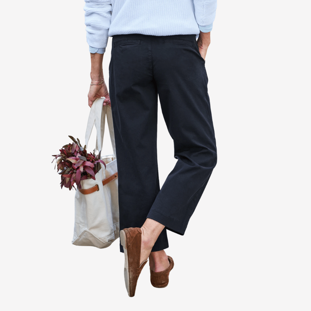 Frank & Eileen Westport Wide-Leg Chino in Washed Black Shop Frank & Eileen online in Australia at Riada Concept – official stockist of Frank & Eileen shirts, dresses, and linen pants. Discover timeless, premium women's fashion with fast shipping from Sydney.