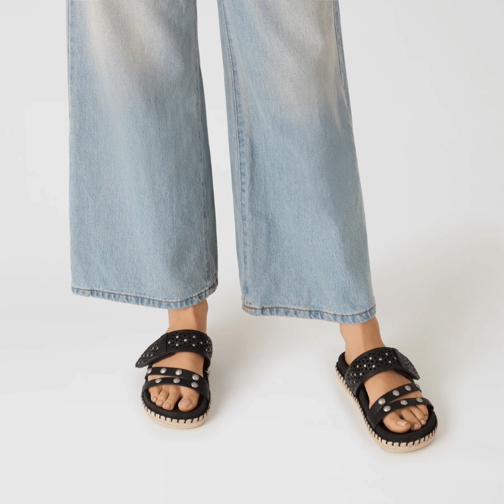 Henry Beguelin Studded Leather Slide Sandals in Nero – International designer fashion boutique Australia Riada Concept Woollahra