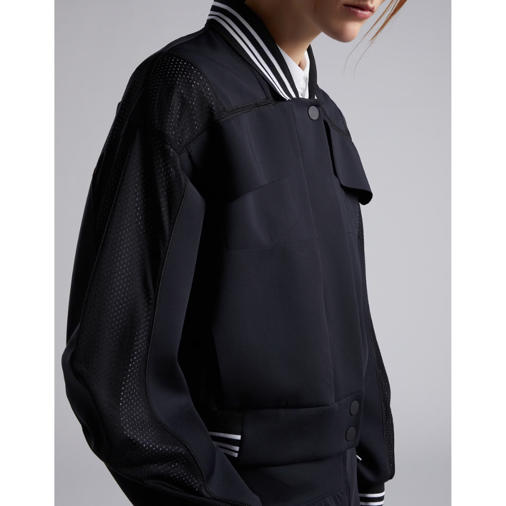 Jacket Strike in Black