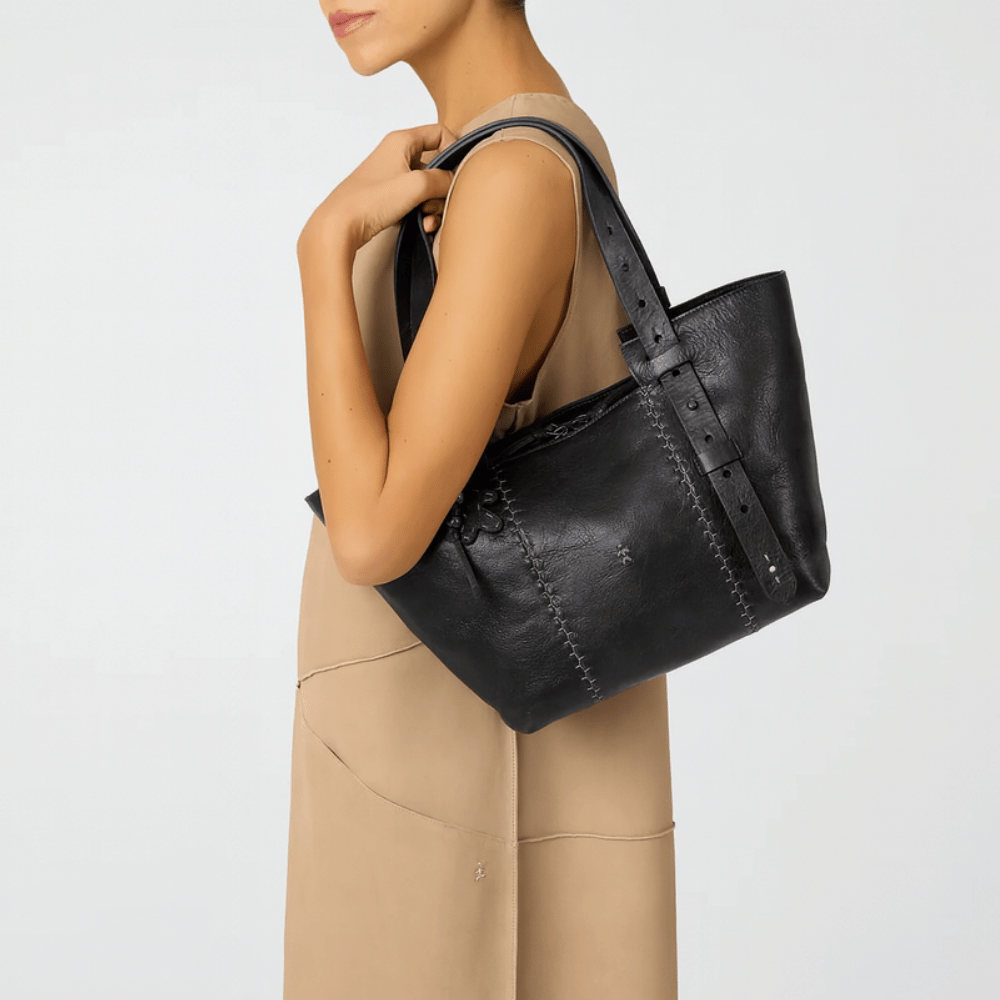 Henry Beguelin Betta Zip Medium Belt York Leather Tote Bag in Nero