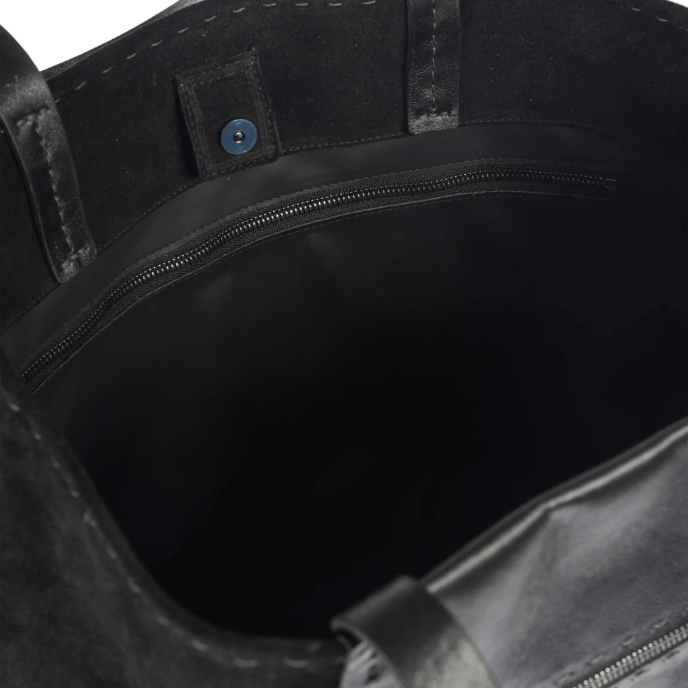 Henry Beguelin Isa Pocket Large Camoscio and Norton Leather Shoulder Bag in Black HENRY BEGUELIN Designer fashion handbags shop online and in store High End fashion boutique Sydney Australia Riada Concept