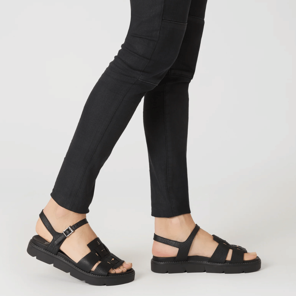 Henry Beguelin Martellato Leather Sandal in Black – International designer fashion boutique Australia Riada Concept Woollahra