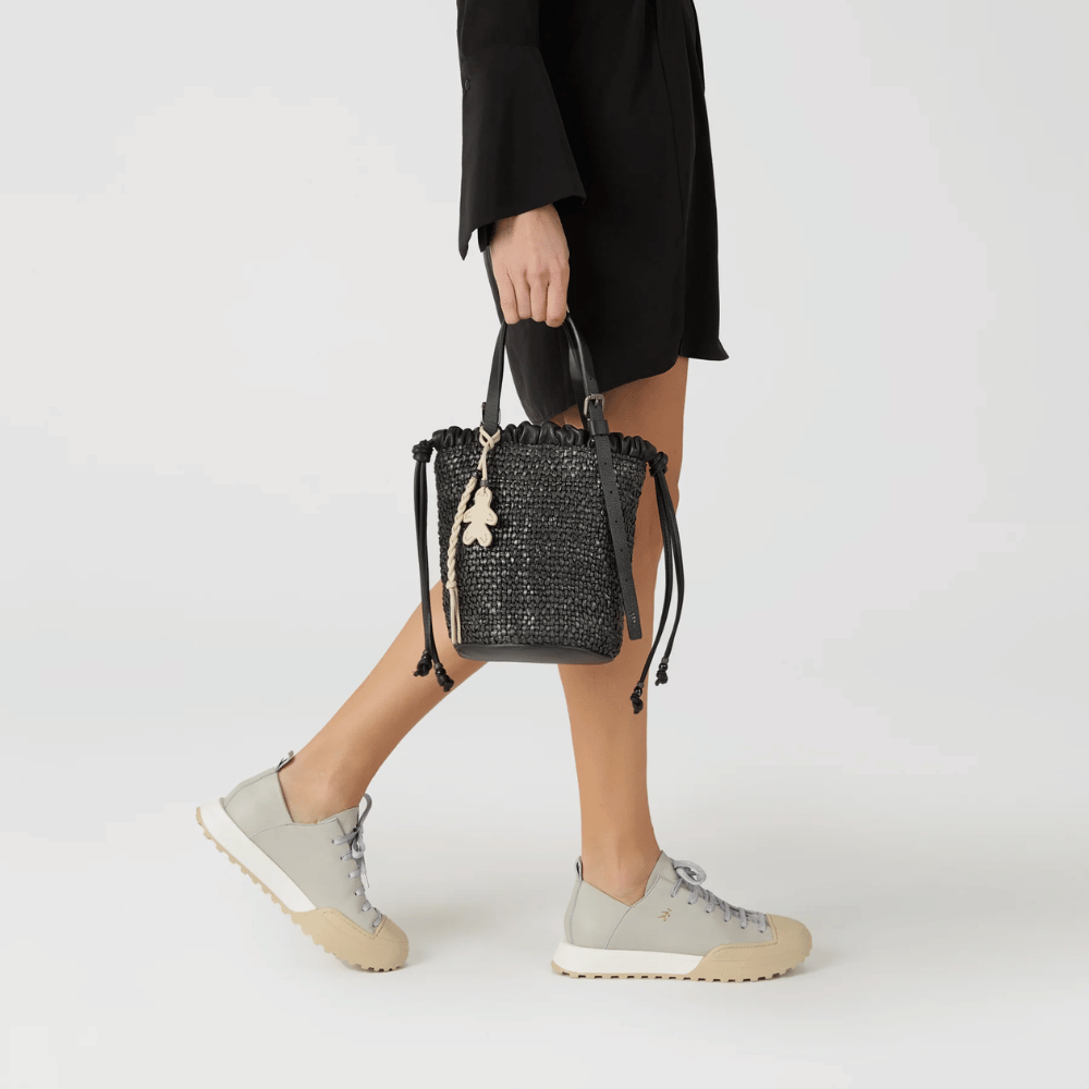 Henry Beguelin Secchiello Arricciato Intreccio Madreperla Bag in Black BD5928 HENRY BEGUELIN Designer fashion handbags shop online and in store High End fashion boutique Sydney Australia Riada Concept