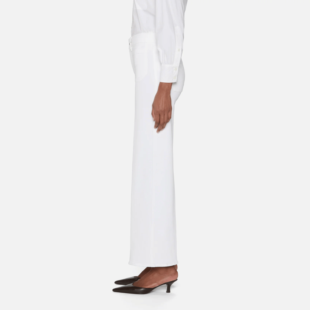FRAME Le Slim Palazzo Modernist Pocket in White — high-rise wide-leg jeans in stretch cotton blend, featuring modernist front pockets, full-length flare, and quiet-luxury tailoring FRAME designer denim, luxury jeans boutique Sydney Australia Riada Concept Woollahra