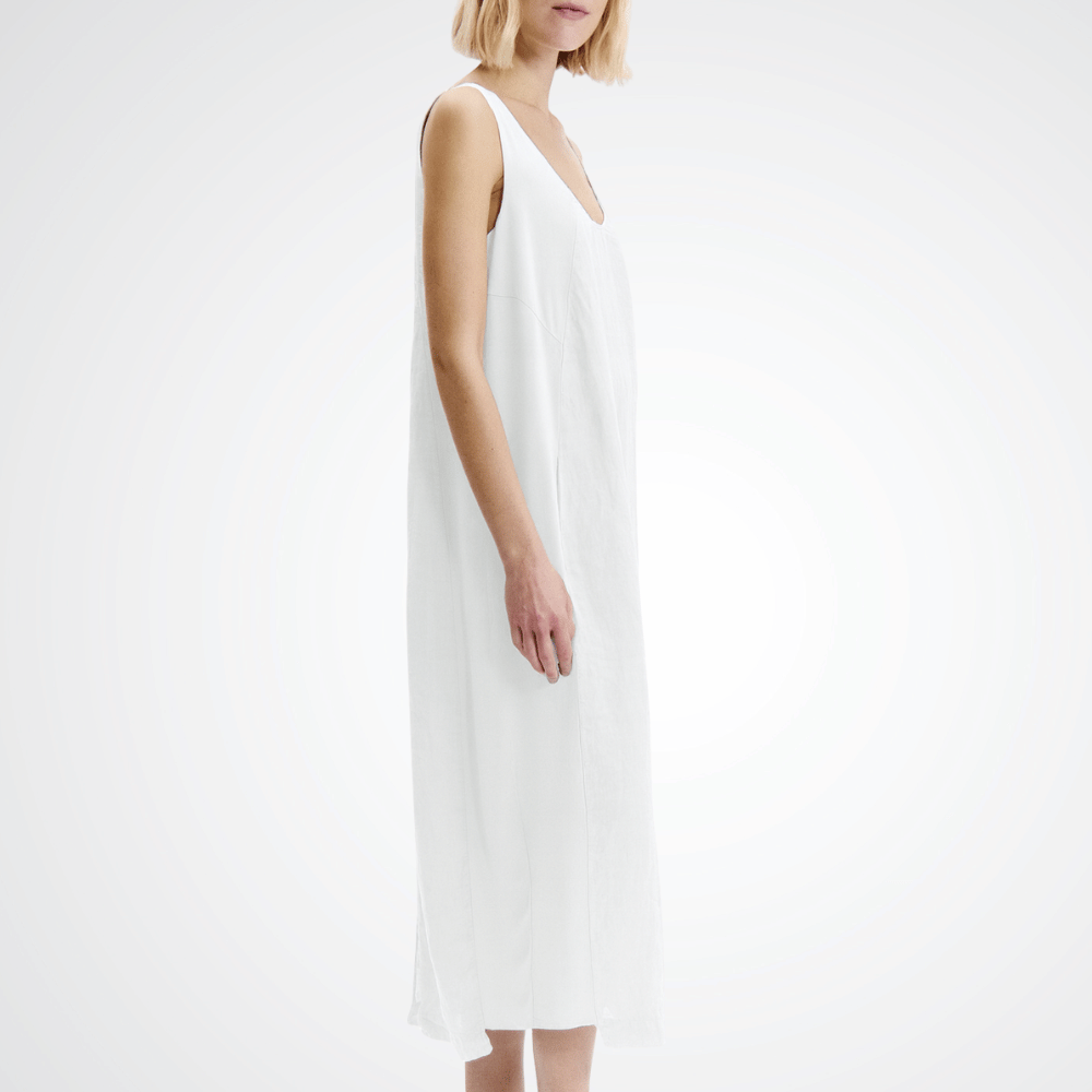 Transit Par Such Linen Dress in White — Italian-made relaxed maxi with scoop neckline, viscose side panels and seam pockets, styled with sandals Transit Par Such at Riada Concept Designer fashion shop online and in store High End fashion boutique Sydney Australia Riada Concept