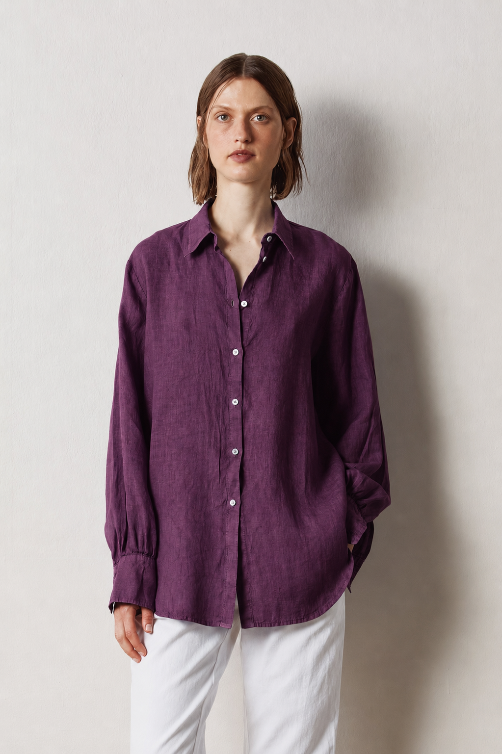 ANNA Linen Shirt with Statement Cuffs in Grape