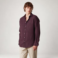 Massimo Alba Canary linen shirt in grape, a deep plum, with a soft spread collar and mother-of-pearl buttons - front view