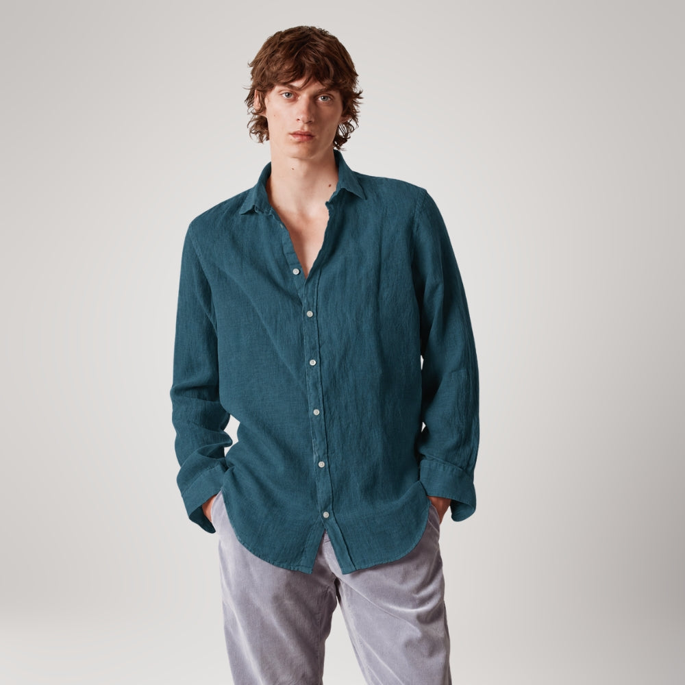 Massimo Alba Canary linen shirt in lagoon, a deep teal blue, with a soft spread collar and mother-of-pearl buttons - front view