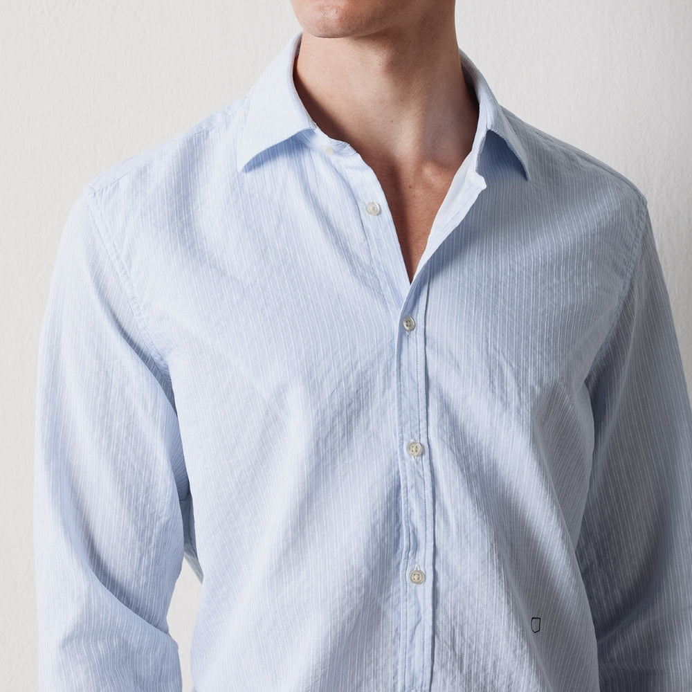 Massimo Alba Genova striped cotton shirt in sky blue with fine white stripes and a pointed collar - collar detail