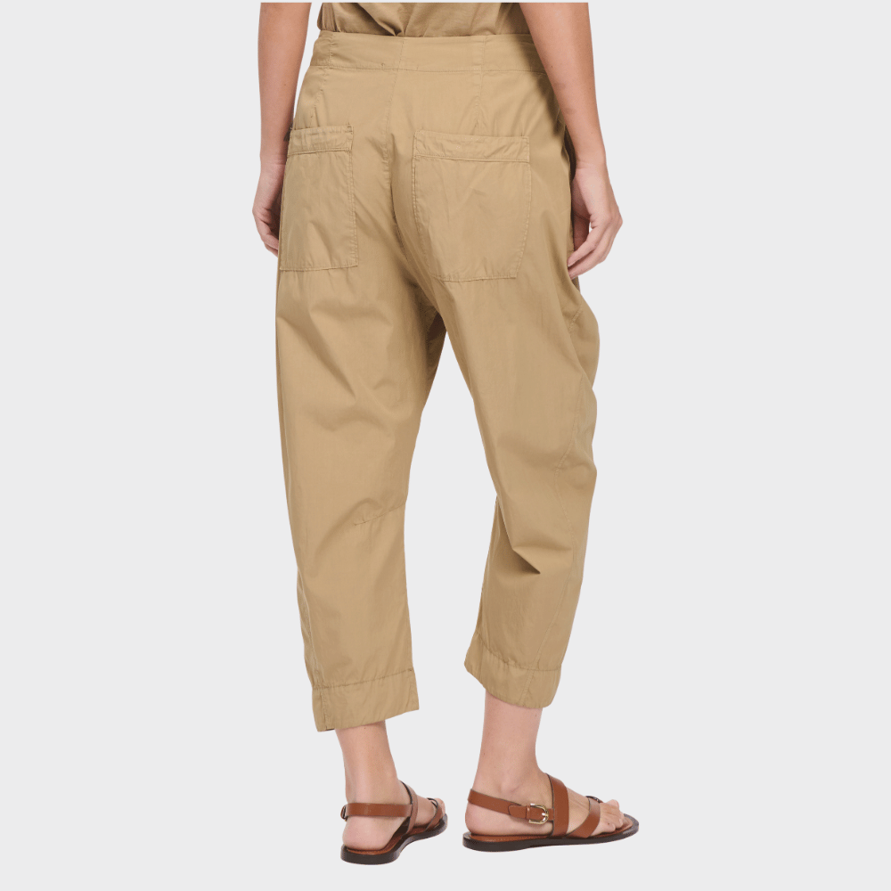 Transit Par Such relaxed cotton poplin trousers in warm camel beige Nut – back view