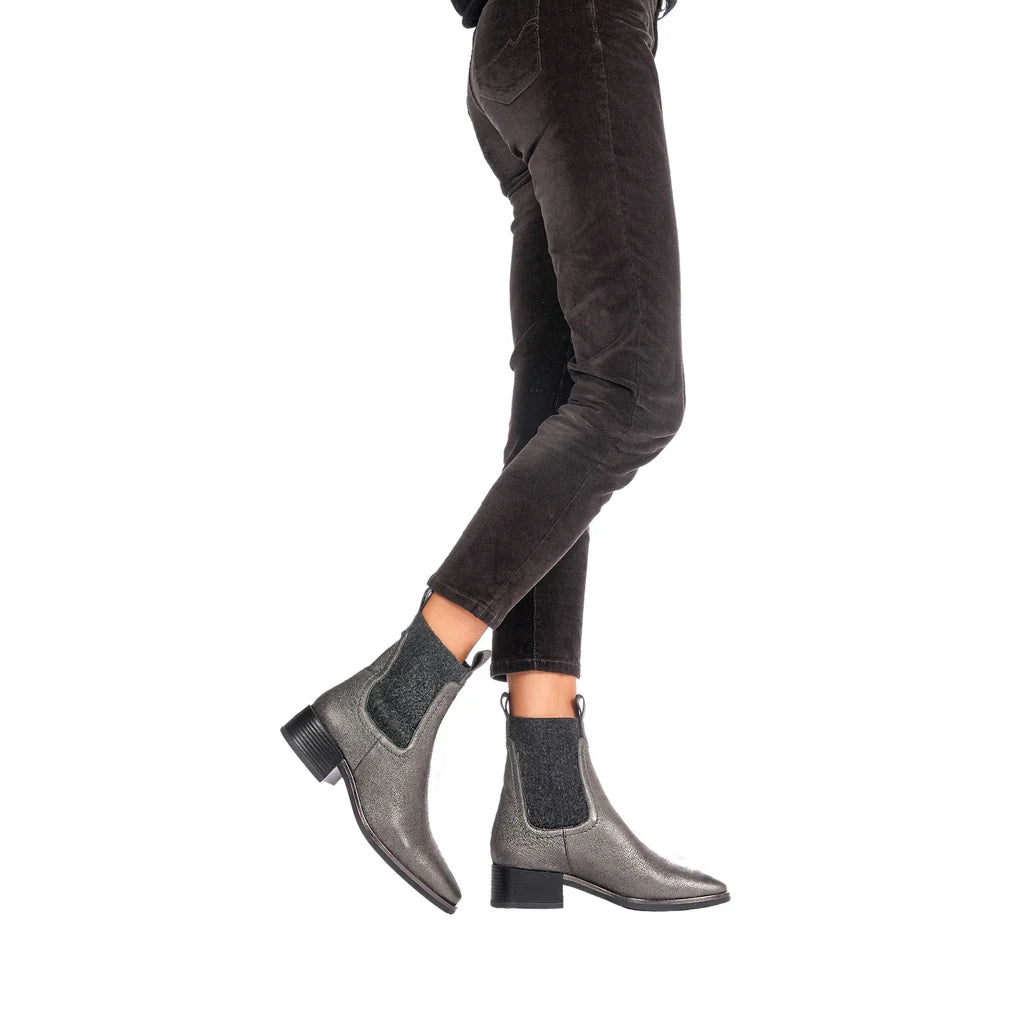 Vegetal Lamè ankle boot in Piombo