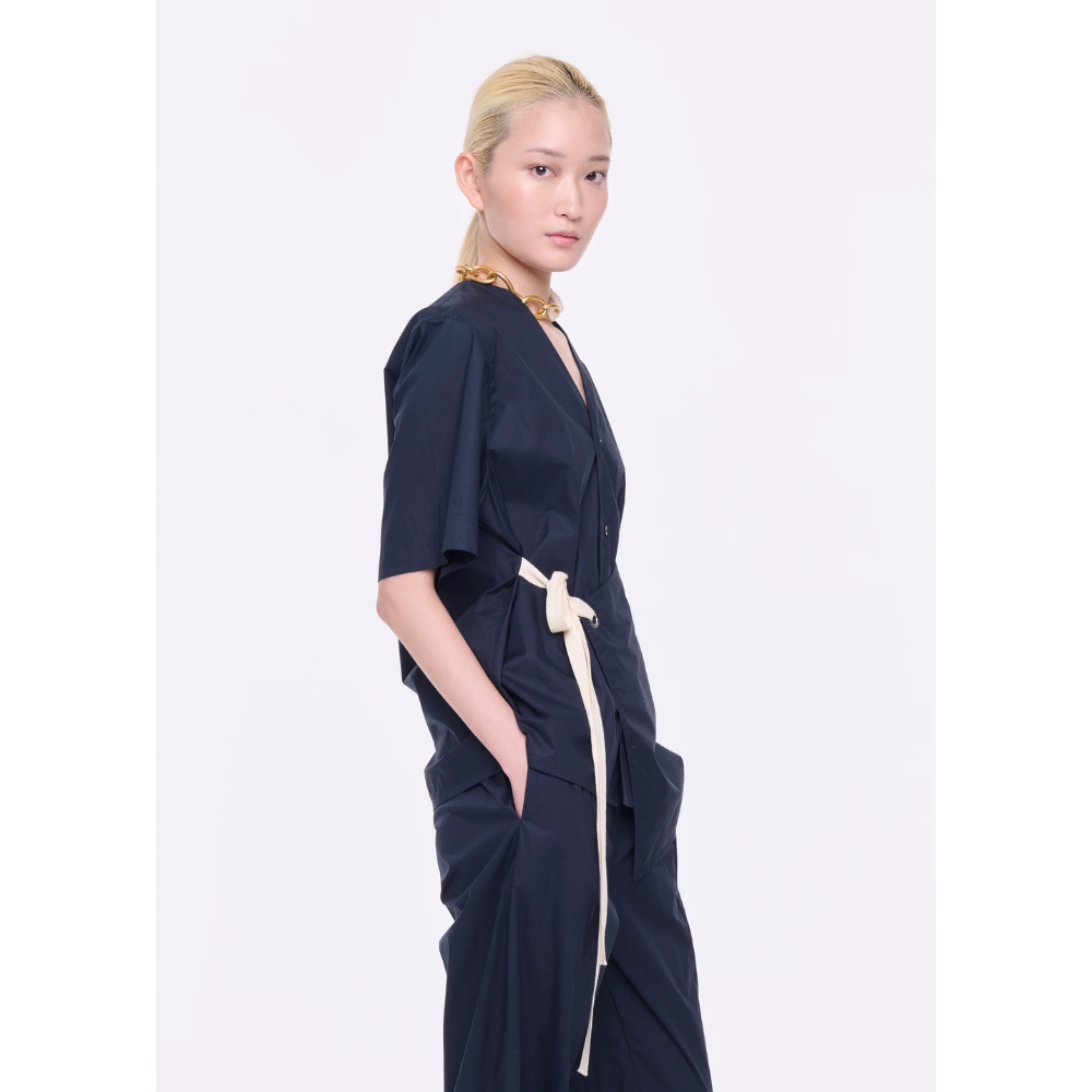 SHORT SLEEVE SHIRT WITH ASYMETRIC PANEL IN BLUE