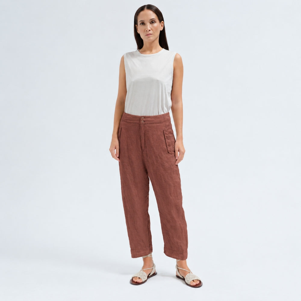 Transit Par Such comfort-fit trousers in brick striped linen and cupro, with curved legs, a two-button waistband and flap pockets - front model view
