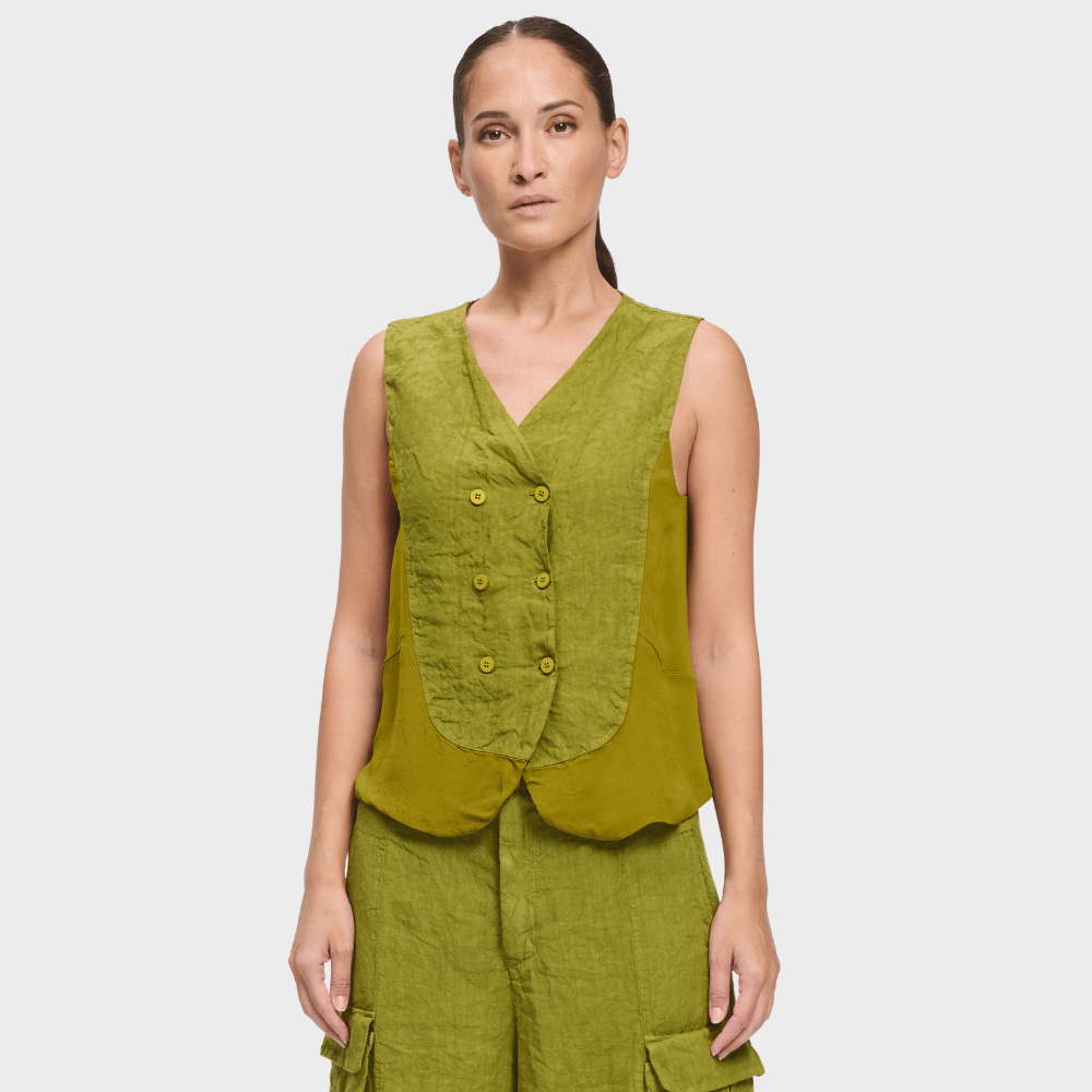 Transit Par Such linen-viscose double-breasted vest in warm olive green – front view