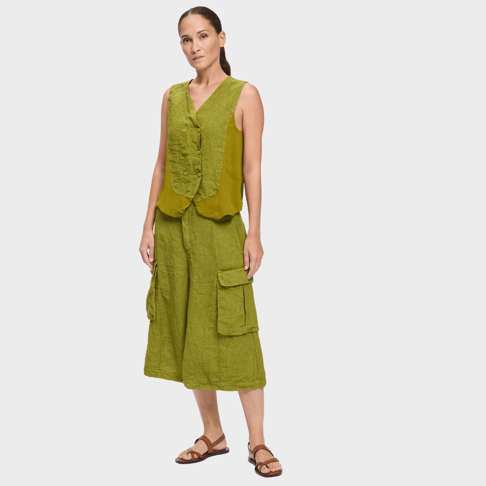 Transit Par Such linen-viscose double-breasted vest in warm olive green – full body front view