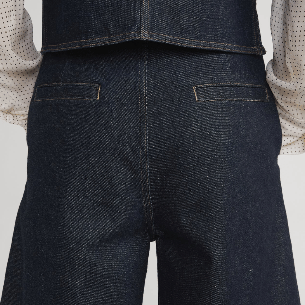 FRAME The Tailored Short in Rinse — high-rise wide-leg jean shorts. FRAME designer denim, luxury jeans boutique Sydney Australia Riada Concept Woollahra