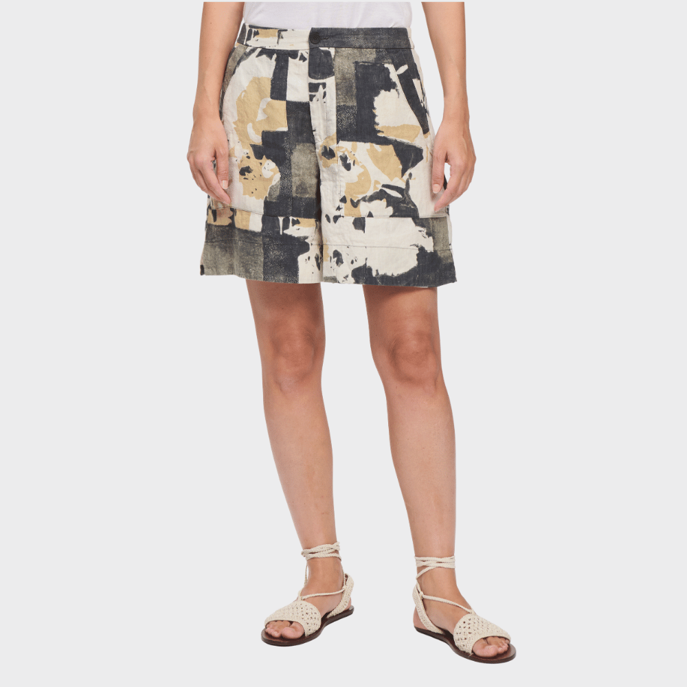 Transit Par Such abstract print linen Bermuda shorts in black cream and beige – front view