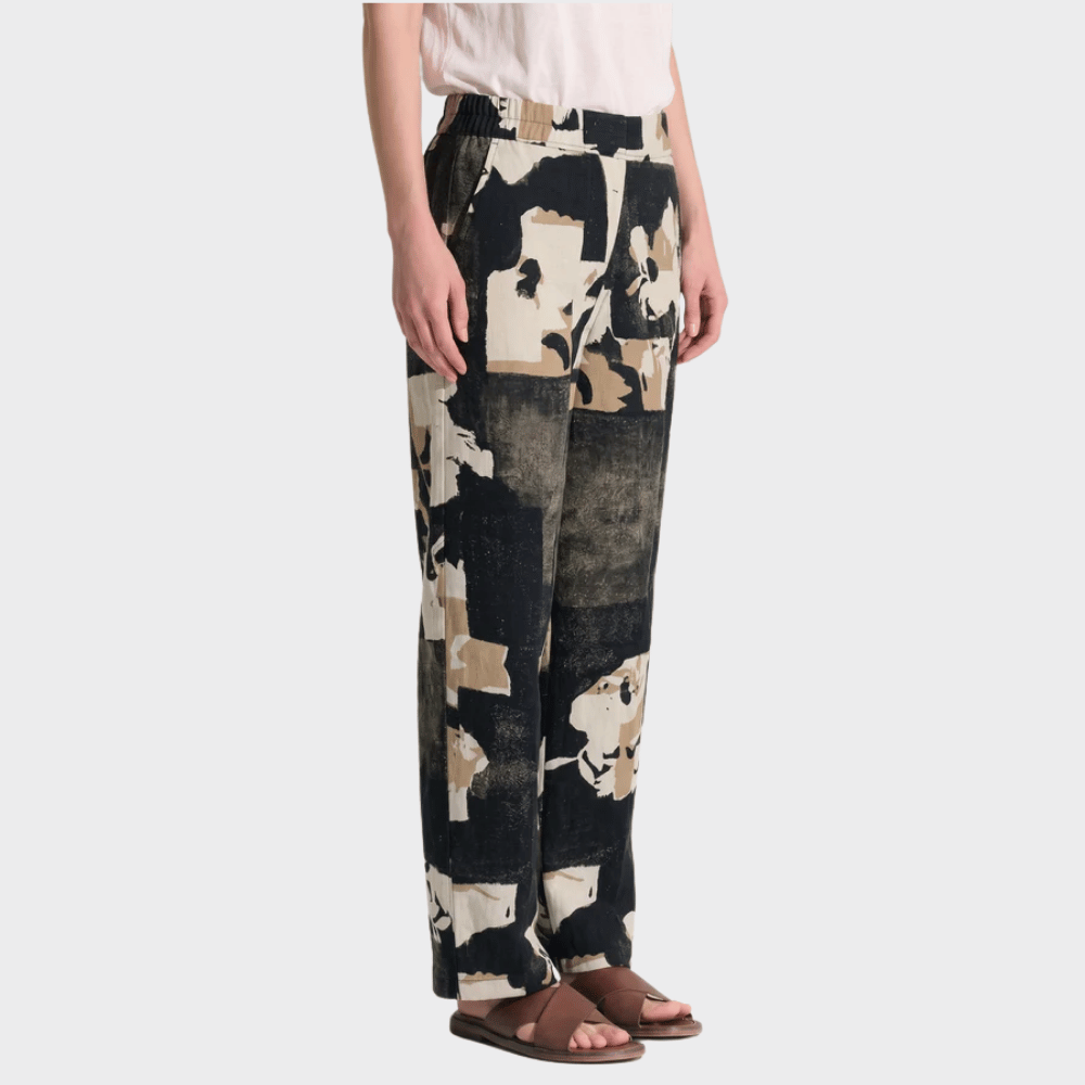 Transit Par Such Printed Linen Comfort Fit Trousers in Nut - side view
